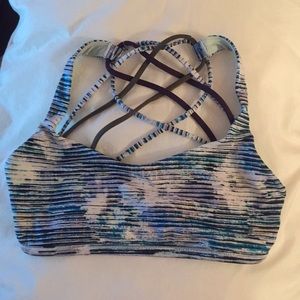 Lululemon sports bra